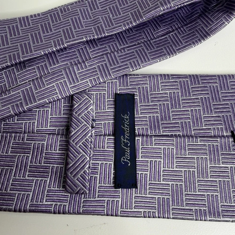 NWOT Paul‎ Fredrick Mens Silk Necktie Purple 3 3/4